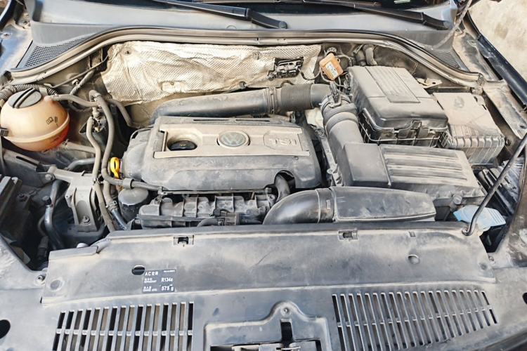 Used Volkswagen Tiguan 2015 1.8TSI Automatic Two-Wheel Drive Comfort Edition Engine Bay