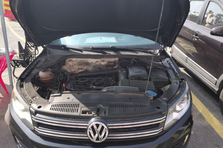 Used Volkswagen Tiguan 2015 1.8TSI Automatic Two-Wheel Drive Trend Edition Engine Bay