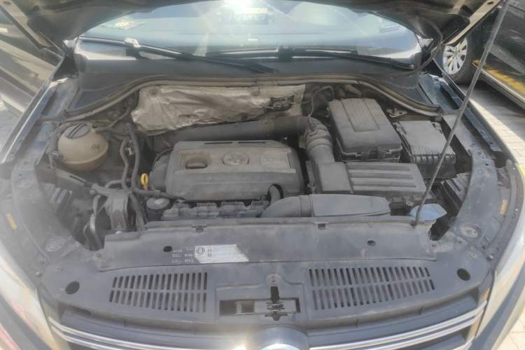 Used Volkswagen Tiguan 2015 1.8TSI Automatic Two-Wheel Drive Luxury Model Engine Bay