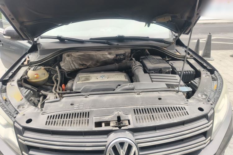 Used Volkswagen Tiguan 2015 1.8TSI Automatic Two-Wheel Drive Luxury Model Engine Bay