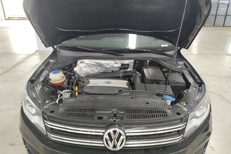 Used Volkswagen Tiguan 2015 1.8TSI Automatic Two-Wheel Drive Comfort Edition Engine Bay
