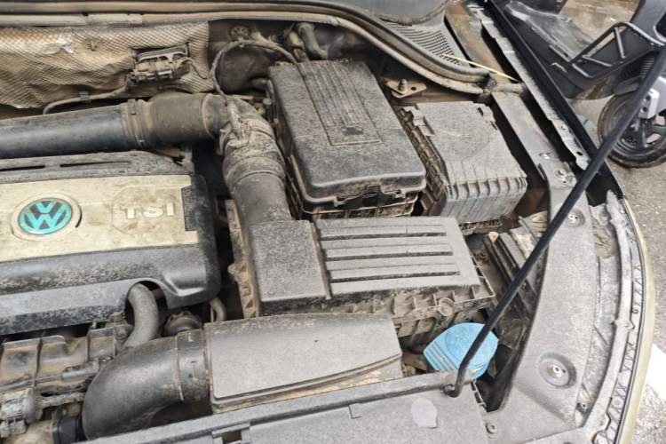Used Volkswagen Tiguan 2015 1.8TSI Automatic Two-Wheel Drive Luxury Model Engine Bay Left