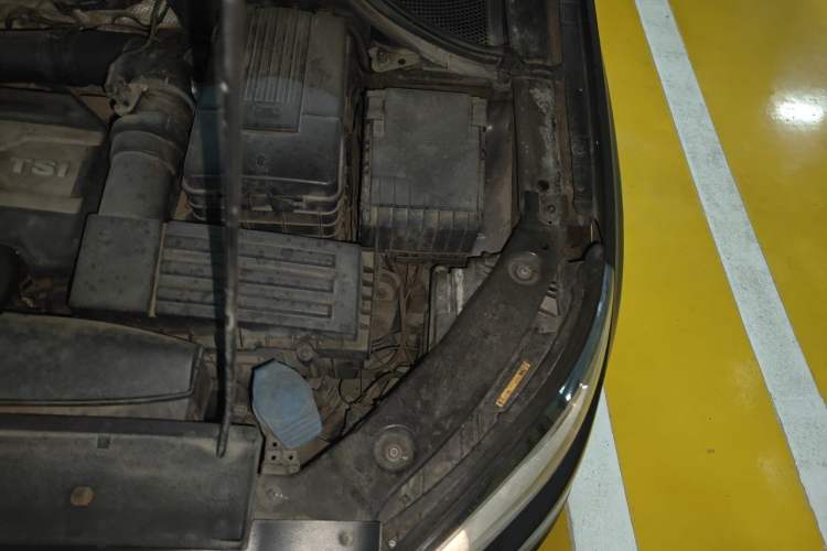 Used Volkswagen Tiguan 2015 1.8TSI Automatic Two-Wheel Drive Trend Edition Engine Bay Left