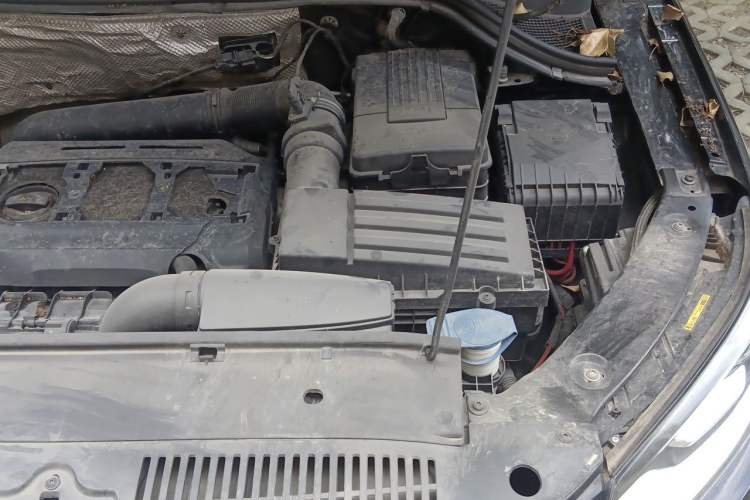 Used Volkswagen Tiguan 2015 1.8TSI Automatic Two-Wheel Drive Luxury Model Engine Bay Left