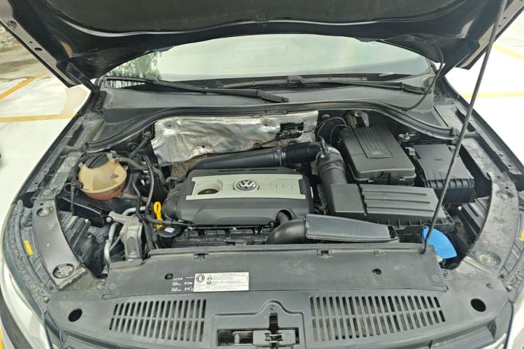 Used Volkswagen Tiguan 2015 1.8TSI Automatic Two-Wheel Drive Trend Edition Engine Bay