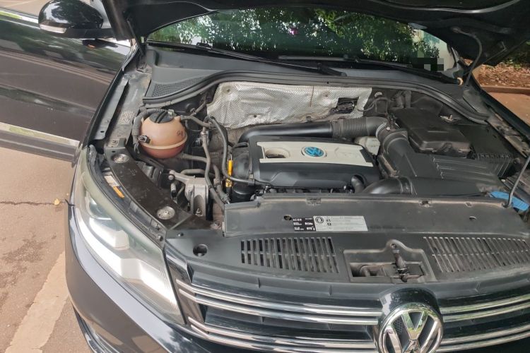 Used Volkswagen Tiguan 2015 1.8TSI Automatic Two-Wheel Drive Comfort Edition Engine Bay Right