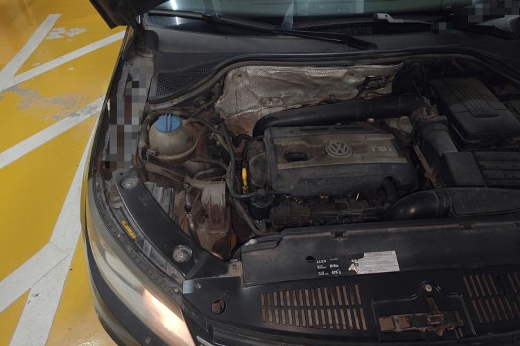 Used Volkswagen Tiguan 2015 1.8TSI Automatic Two-Wheel Drive Trend Edition Engine Bay Right
