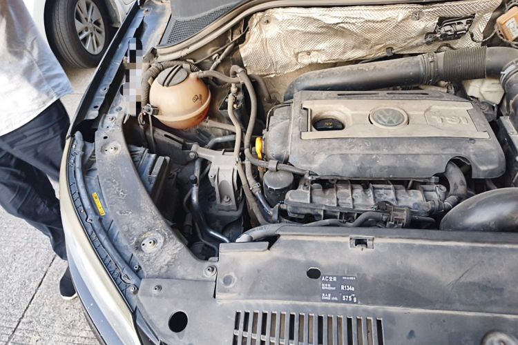 Used Volkswagen Tiguan 2015 1.8TSI Automatic Two-Wheel Drive Comfort Edition Engine Bay Right
