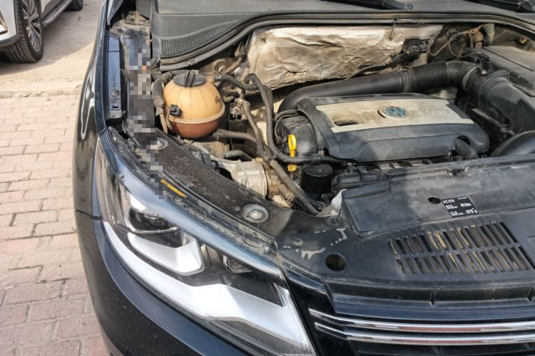 Used Volkswagen Tiguan 2015 1.8TSI Automatic Two-Wheel Drive Luxury Model Engine Bay Right