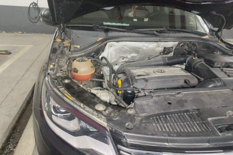 Used Volkswagen Tiguan 2015 1.8TSI Automatic Two-Wheel Drive Trend Edition Engine Bay Right