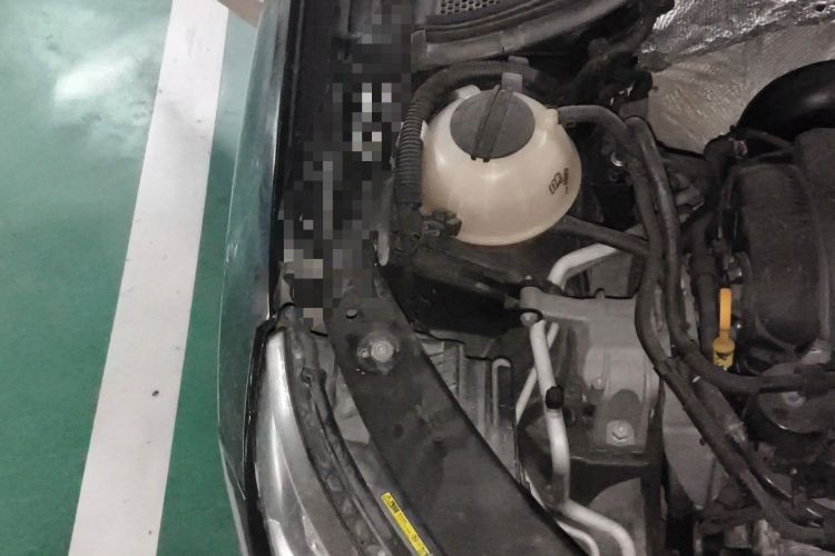 Used Volkswagen Tiguan 2015 1.8TSI Automatic Two-Wheel Drive Luxury Model Engine Bay Right