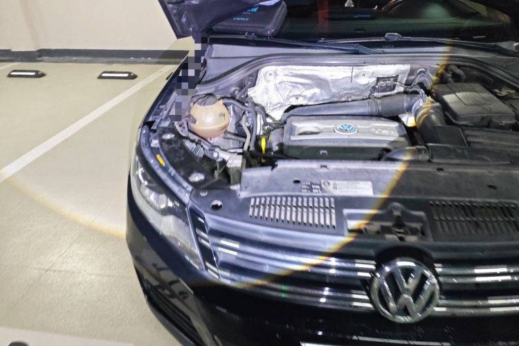 Used Volkswagen Tiguan 2015 1.8TSI Automatic Two-Wheel Drive Luxury Model Engine Bay Right