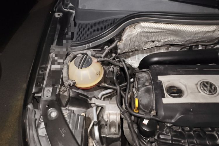 Used Volkswagen Tiguan 2015 1.8TSI Automatic Two-Wheel Drive Comfort Edition Engine Bay Right