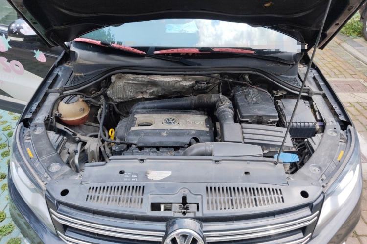 Used Volkswagen Tiguan 2015 1.8TSI Automatic All-Wheel-Drive Luxury Model Engine Bay