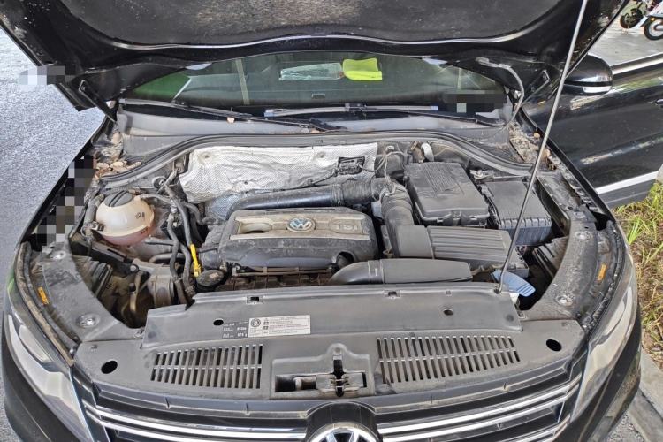 Used Volkswagen Tiguan 2015 1.8TSI Automatic Two-Wheel Drive Luxury Model Engine Bay