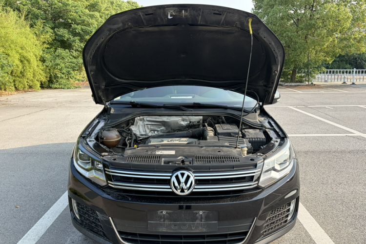Used Volkswagen Tiguan 2015 1.8TSI Automatic Two-Wheel Drive Luxury Model Engine Bay