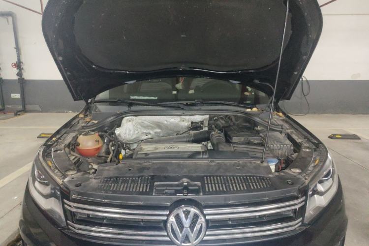 Used Volkswagen Tiguan 2015 1.8TSI Automatic Two-Wheel Drive Trend Edition Engine Bay