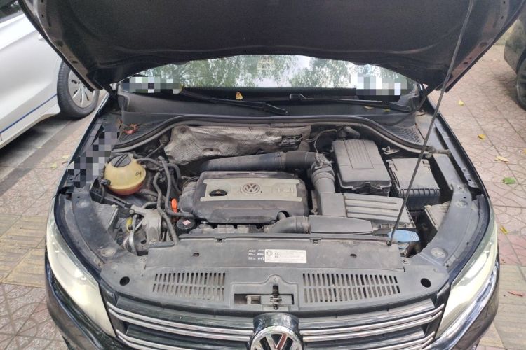 Used Volkswagen Tiguan 2015 2.0 TSI Automatic All-Wheel Drive Flagship Edition Engine Bay