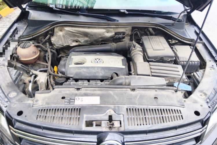 Used Volkswagen Tiguan 2015 1.8TSI Automatic Two-Wheel Drive Luxury Model Engine Bay