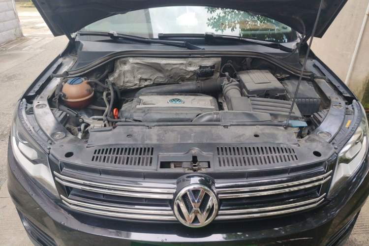 Used Volkswagen Tiguan 2015 1.8TSI Automatic Two-Wheel Drive Trend Edition Engine Bay