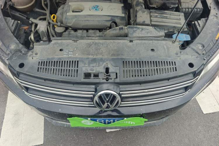 Used Volkswagen Tiguan 2015 1.8TSI Automatic Two-Wheel Drive Comfort Edition Engine Bay