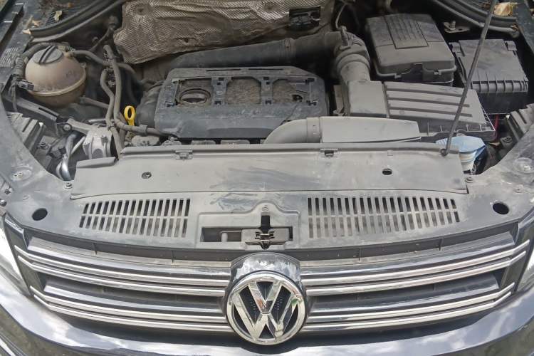 Used Volkswagen Tiguan 2015 1.8TSI Automatic Two-Wheel Drive Luxury Model Engine Bay