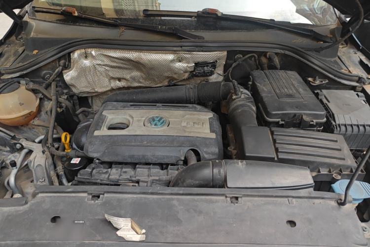 Used Volkswagen Tiguan 2015 1.8TSI Automatic Two-Wheel Drive Luxury Model Engine Bay