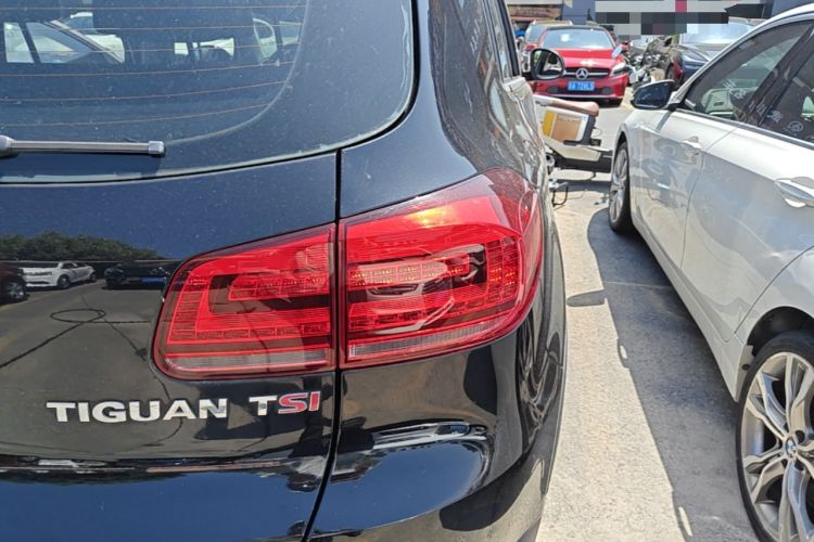 Used Volkswagen Tiguan 2015 1.8TSI Automatic Two-Wheel Drive Luxury Model Exterior 3