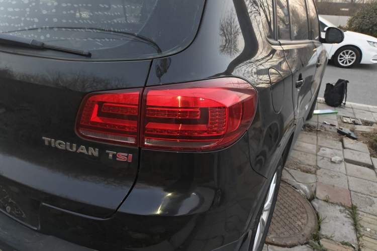Used Volkswagen Tiguan 2015 1.8TSI Automatic Two-Wheel Drive Comfort Edition Exterior 3