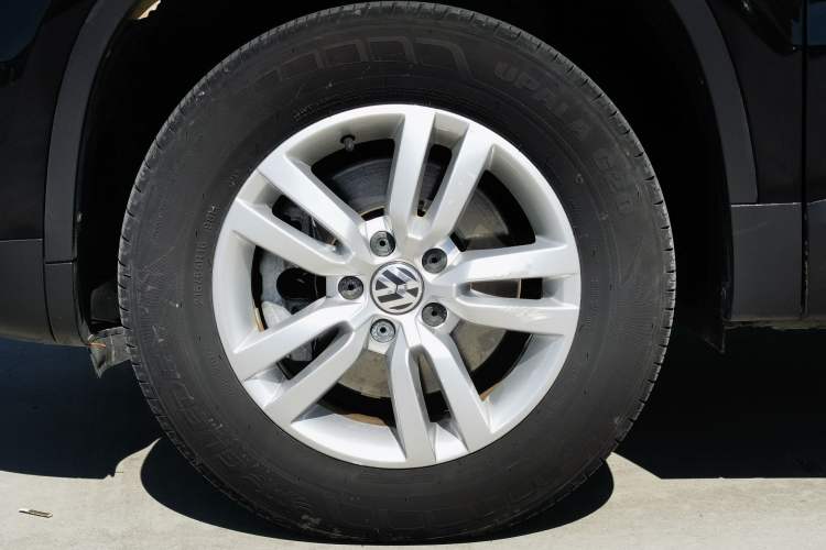 Used Volkswagen Tiguan 2015 1.8TSI Automatic Two-Wheel Drive Trend Edition Exterior 4