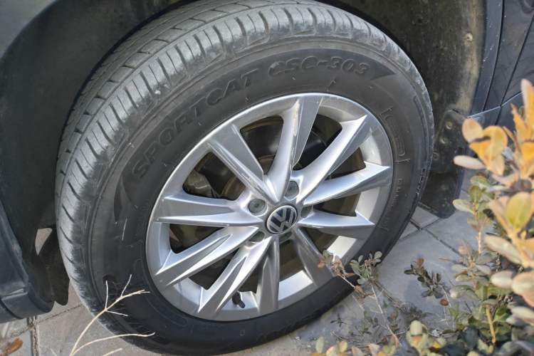 Used Volkswagen Tiguan 2015 1.8TSI Automatic Two-Wheel Drive Comfort Edition Exterior 4