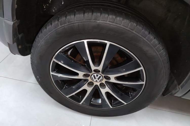 Used Volkswagen Tiguan 2015 1.8TSI Automatic Two-Wheel Drive Luxury Model Exterior 5