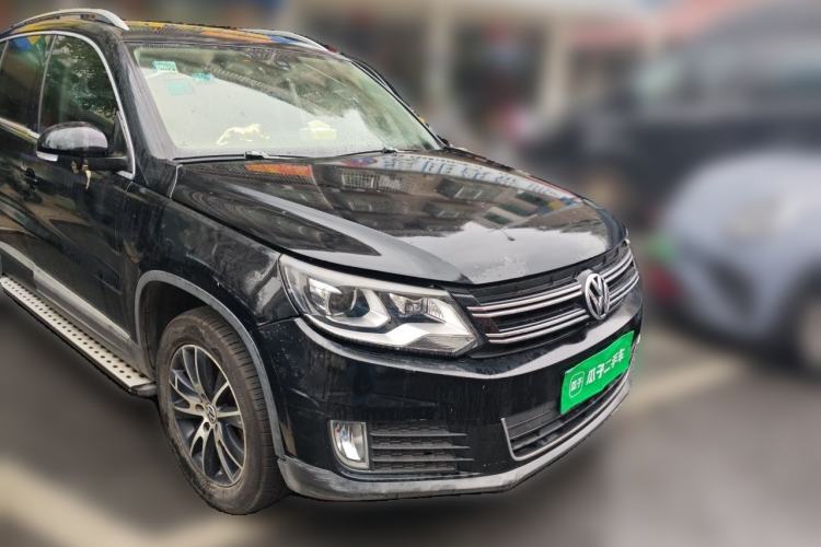 Used Volkswagen Tiguan 2015 1.8TSI Automatic Two-Wheel Drive Luxury Model Front Right 45 Deg