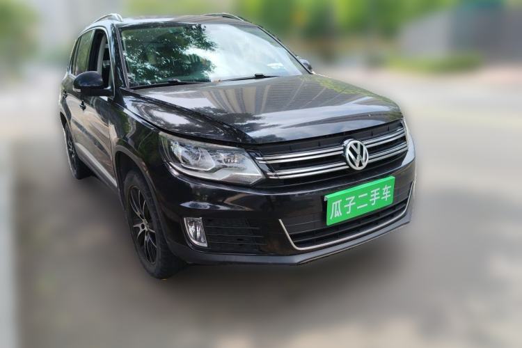 Used Volkswagen Tiguan 2015 1.8TSI Automatic Two-Wheel Drive Luxury Model Front Right 45 Deg