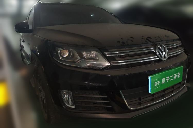 Used Volkswagen Tiguan 2015 1.8TSI Automatic Two-Wheel Drive Luxury Model Front Right 45 Deg