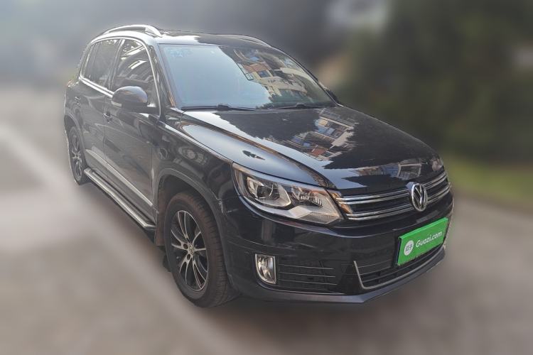 Used Volkswagen Tiguan 2015 1.8TSI Automatic Two-Wheel Drive Luxury Model Front Right 45 Deg