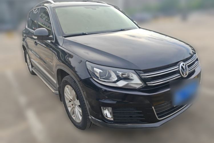 Used Volkswagen Tiguan 2015 1.8TSI Automatic Two-Wheel Drive Luxury Model Front Right 45 Deg