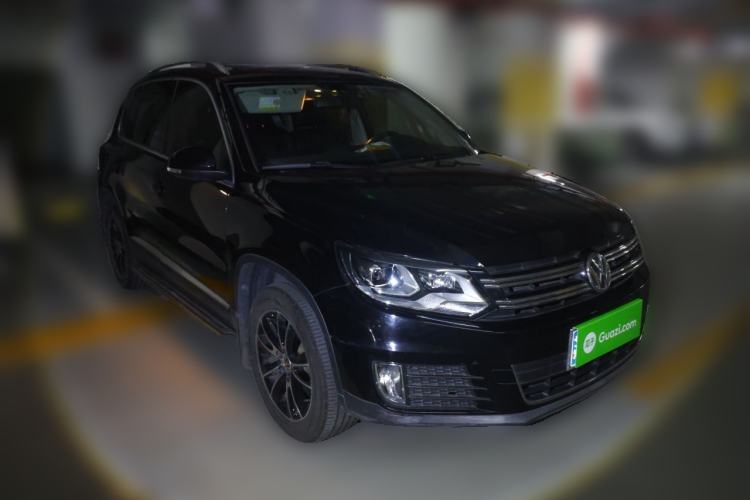 Used Volkswagen Tiguan 2015 1.8TSI Automatic Two-Wheel Drive Luxury Model Front Right 45 Deg