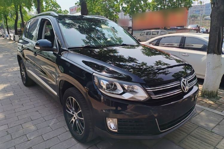 Used Volkswagen Tiguan 2015 1.8TSI Automatic Two-Wheel Drive Luxury Model Front Right 45 Deg