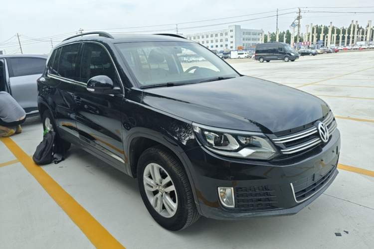 Used Volkswagen Tiguan 2015 1.8TSI Automatic Two-Wheel Drive Trend Edition Front Right 45 Deg