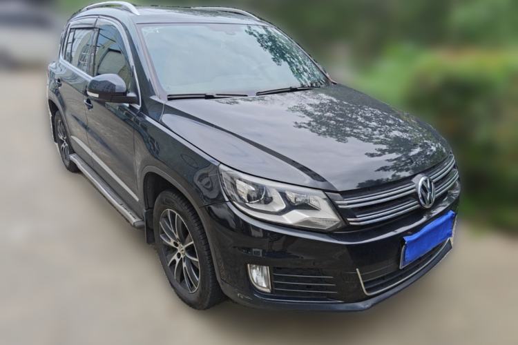 Used Volkswagen Tiguan 2015 1.8TSI Automatic Two-Wheel Drive Luxury Model Front Right 45 Deg