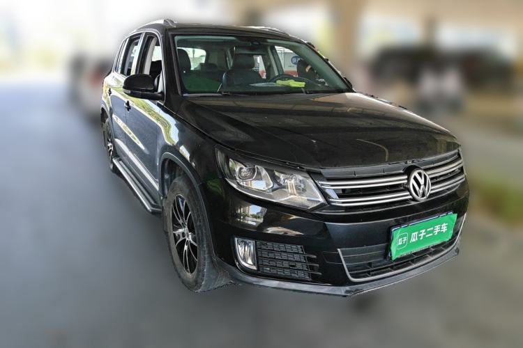 Used Volkswagen Tiguan 2015 1.8TSI Automatic Two-Wheel Drive Luxury Model Front Right 45 Deg