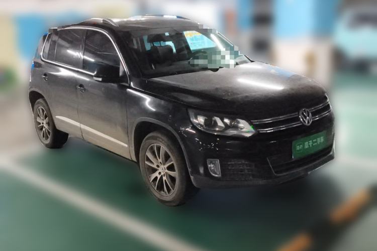 Used Volkswagen Tiguan 2015 1.8TSI Automatic Two-Wheel Drive Luxury Model Front Right 45 Deg