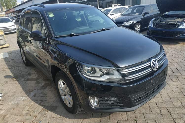 Used Volkswagen Tiguan 2015 1.8TSI Automatic Two-Wheel Drive Trend Edition Front Right 45 Deg