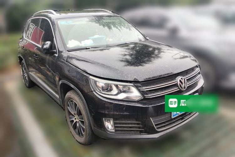 Used Volkswagen Tiguan 2015 2.0 TSI Automatic All-Wheel Drive Luxury Edition Front Right 45 Deg