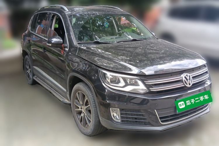 Used Volkswagen Tiguan 2015 1.8TSI Automatic Two-Wheel Drive Luxury Model Front Right 45 Deg