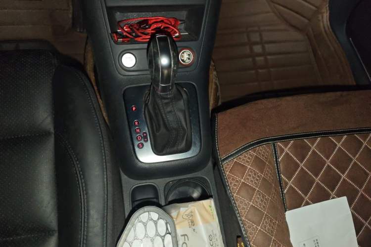 Used Volkswagen Tiguan 2015 1.8TSI Automatic Two-Wheel Drive Luxury Model Gear Lever
