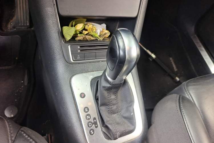 Used Volkswagen Tiguan 2015 1.8TSI Automatic Two-Wheel Drive Comfort Edition Gear Lever