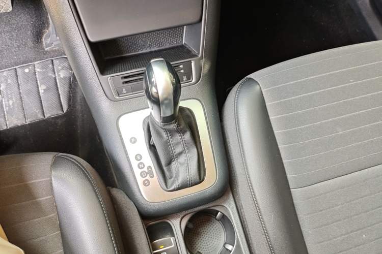 Used Volkswagen Tiguan 2015 1.8TSI Automatic Two-Wheel Drive Trend Edition Gear Lever