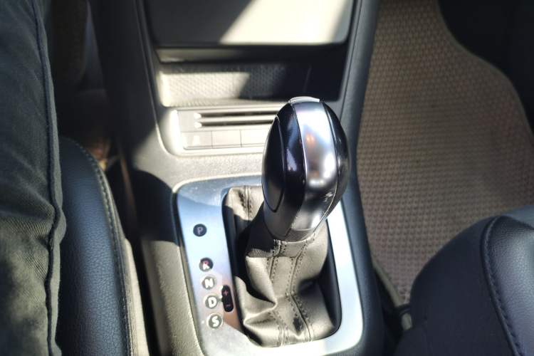 Used Volkswagen Tiguan 2015 1.8TSI Automatic Two-Wheel Drive Trend Edition Gear Lever